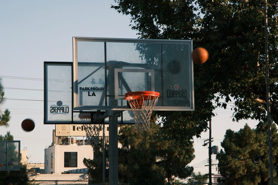nba直播吧现在还能看吗?2026年老球迷聊聊我这些年换过的观赛渠道和踩过的坑-nba直播吧